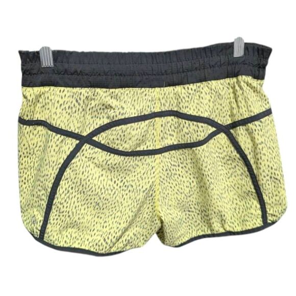 LULULEMON ATHLETICA Tracker Short III '4-Way Stretch Size 4 - Picture 5 of 5